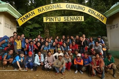 2 Day Guided Hiking to Mount Rinjani Senaru Crater Rim - Senaru morning: cool air, coffee plantations, and the setup