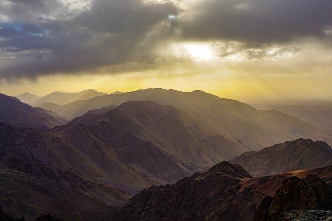 2 Days 1 Night Hike Mount Toubkal Tour - Day 2: 4:30am breakfast, summit effort, then back by mid-afternoon