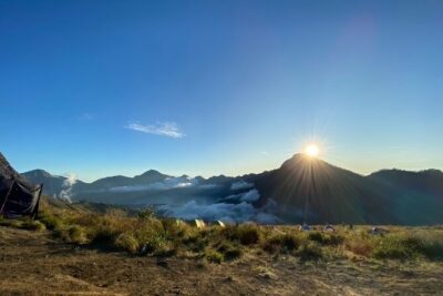 3D/2N Rinjani trekking summit,lake and hot springs. - Price and logistics: what $250 buys you (and what you still pay)