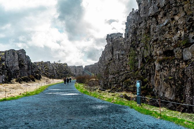 4-Day Iceland: Golden Circle, South Coast, Volcano Hike & Northern Lights - South Coast black sand, glacier lagoons, and the best kind of contrast