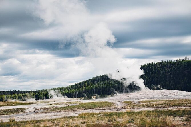 6-Mile Geyser Hiking Tour in Yellowstone with Lunch - Key Tour Highlights You Should Care About