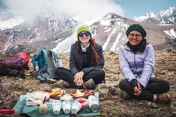 Andes Hiking Experience Full Day - Food and snacks at altitude: the lunch is part of the hike