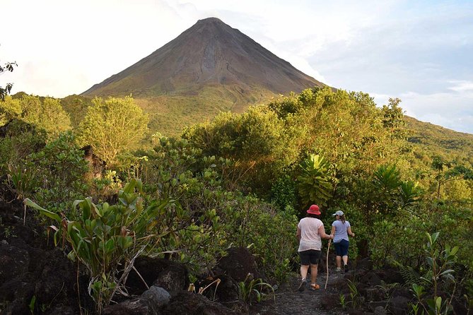 Arenal Volcano Hike plus Baldi Hot Springs and Dinner - Arenal and Baldi in One Managed Day