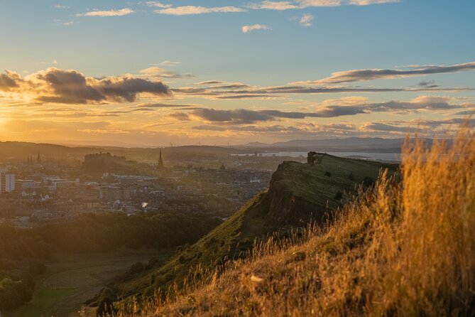Arthur's Seat Sunset Hike with Mountain Guide - Getting Started at Holyroodhouse: Easy Access, Clear Start Point