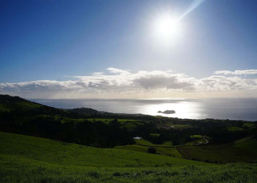 Azores: São Miguel and Lagoa do Fogo Hiking Trip - Lunch by the lake shore: picnic food + time to breathe