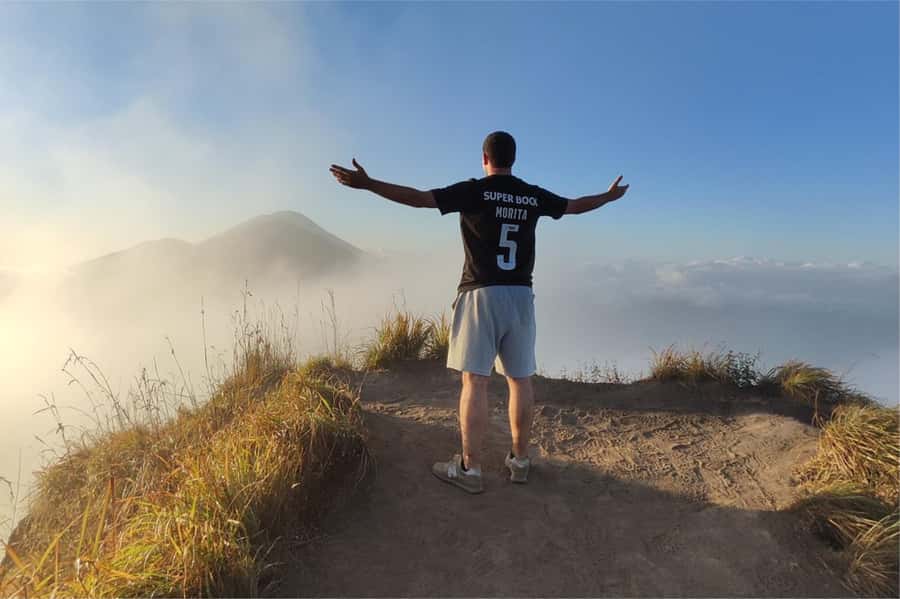 Bali: Mount Batur Sunrise Hike Including Transfer & All Cost - The climb up: easy walking, then stairs, then summit calm