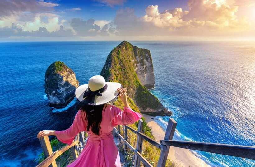 Bali/Nusa Penida: Island Beach Highlights Swim & Hike Tour - Picking the Right Guide Style (and Getting Better Photos)