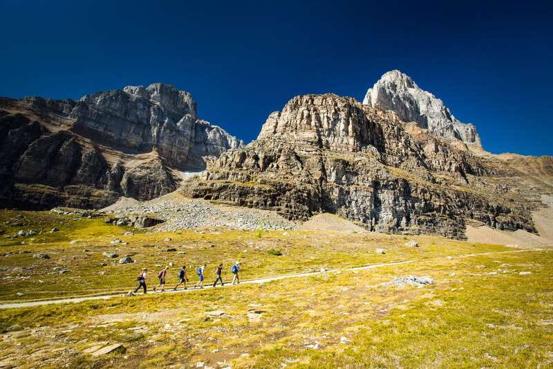 Banff National Park: Guided Signature Hikes with Lunch - What the gourmet picnic lunch really changes