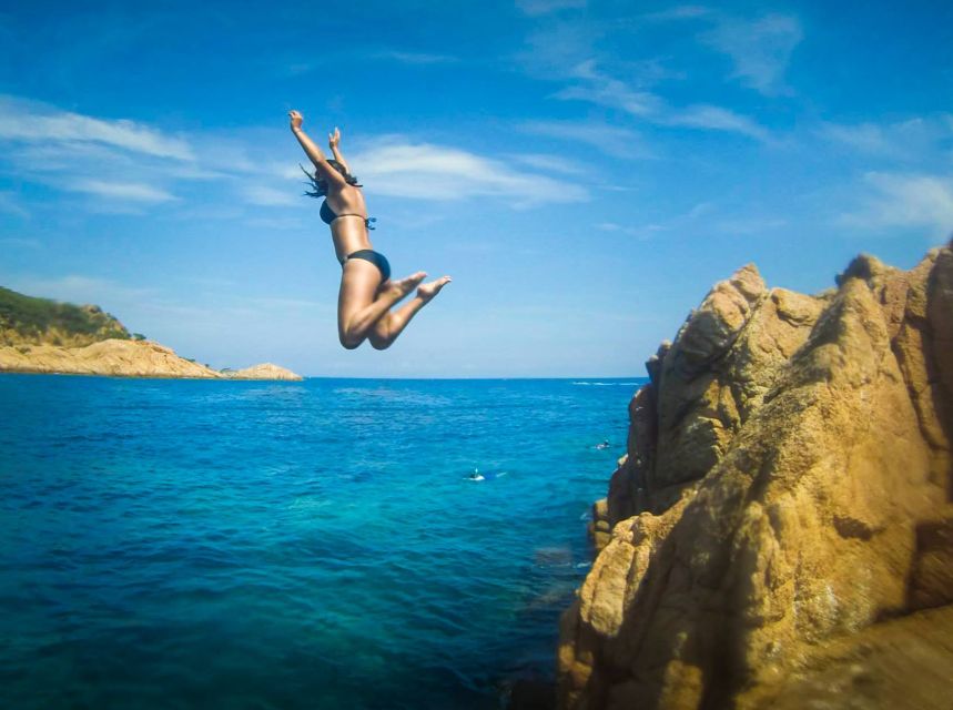 Barcelona: Costa Brava Easy Hike, Snorkel, Cliff-Jump & Meal - Lunch and tapas: where the day turns into a real meal