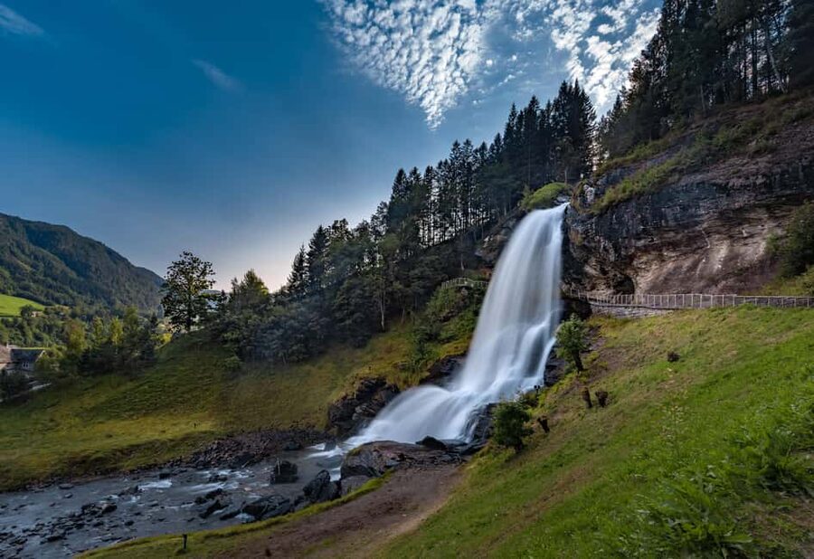 Bergen: Easy Hike to Bondhus Glacier Lake & Rosendal Visit - Rosendal: the lunch stop that keeps the whole day from tiring out