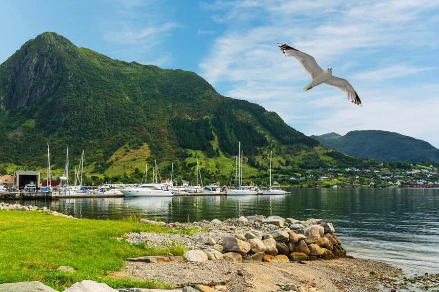 Bergen: Easy Hike to Bondhus Glacier Lake & Rosendal Visit - What to bring so the day feels easy, not annoying