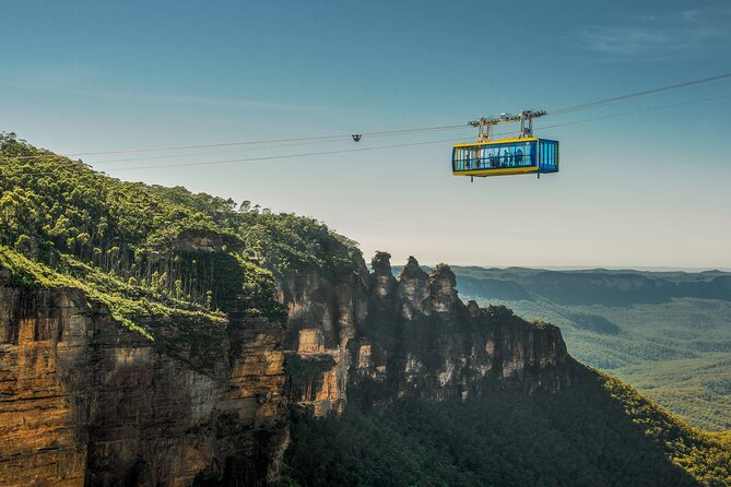 Blue Mountains Express includes Three Sisters Hiking Option - Katoomba and Leura: the Blue Mountains feel more local here