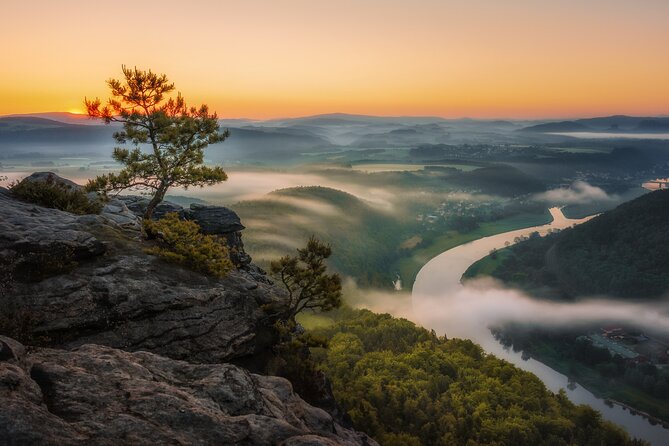 Bohemian and Saxon Switzerland All inclusive trip - Hiking Tour - Mezná: Czech and German lunch, plus the start of a gorge descent