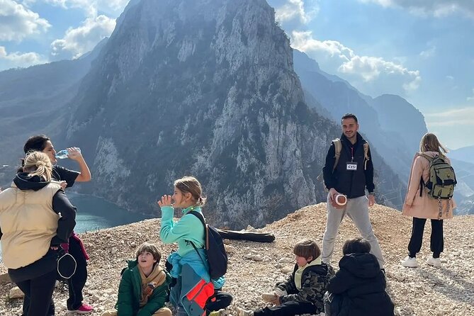 Bovilla lake Hiking Experience - Guide, car ride, and the extra touches that make the day easier