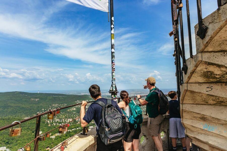 Budapest: Buda Hills Guided Hiking Tour with Optional Lunch - Heading Back Down: Bus Ride to the Center and a Relaxed Finish