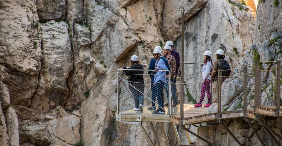 Caminito del Rey: Guided Hiking Tour with Entrance Tickets - Safety, Heights, and the Helmet You Actually Need