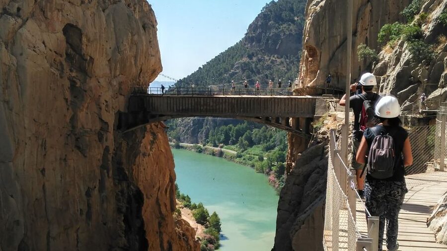 Caminito del Rey: Trekking Tour with Hiking Guide - The views you came for: Gaitanes Gorge from 100 meters up