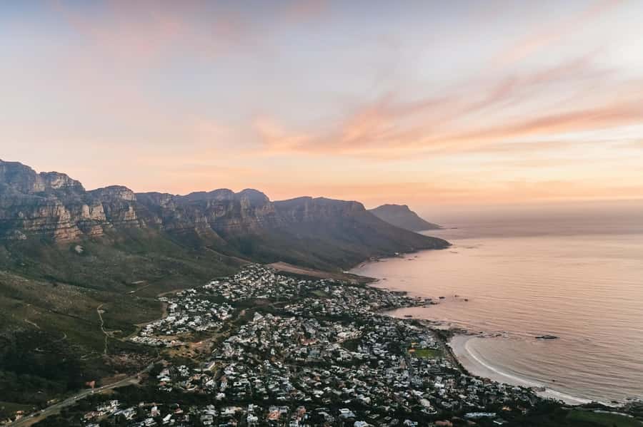 Cape Town: Guided Lion's Head Hike at Sunrise or Sunset - The trail rhythm: paths, rock scrambles, and fynbos views