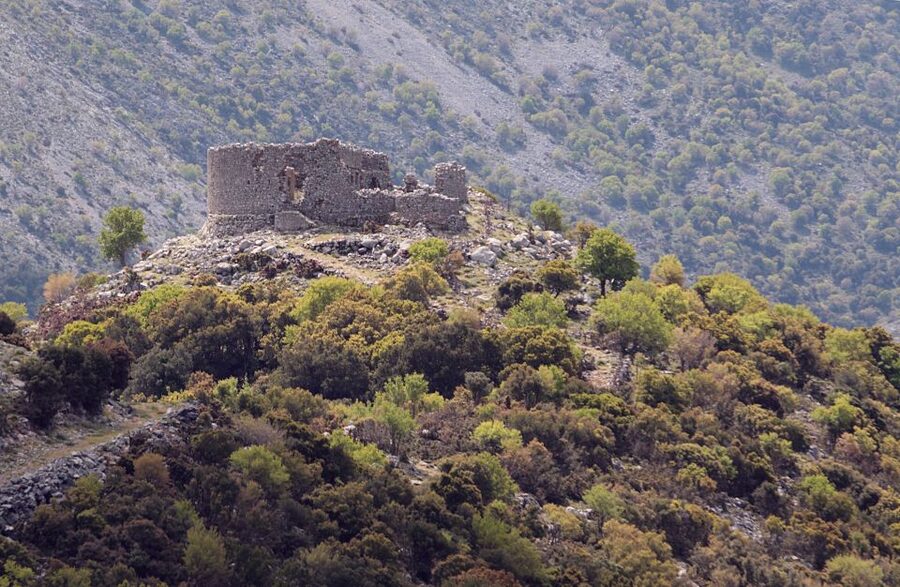 Chania: Imbros Gorge Hiking Tour & Beach Relaxation - Imbros Gorge in Chania: A 7 km walk with 300 m cliffs