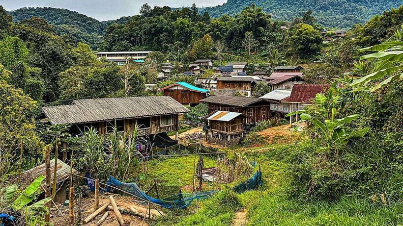 Chiang Mai:Doi Inthanon National Park & Hike at Kew Mae Pan - Royal King and Queen Pagodas: quiet, scenic, and a dress check