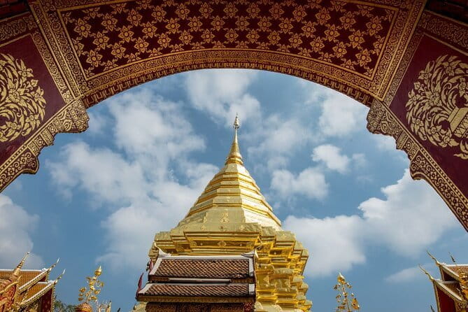 Chiang Mai Doi Suthep Temple and Wat Pha Lat Hike - Wat Phra That Doi Suthep: the gold temple and the Dragon Staircase
