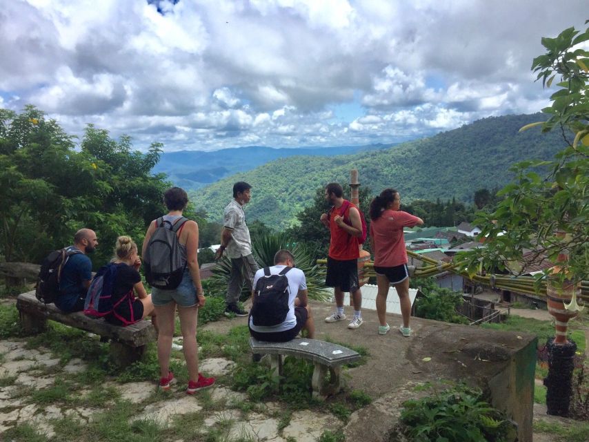 Chiang Mai: Suthep National Park Hiking & DH Mountain Biking - Wat Ban Khun Chang Khian: the short stop that breaks the day up