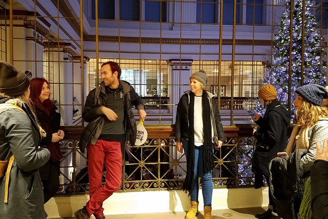 Chicago-Style Holiday Hike: Festive Food and Walking Tour - Weather Reality and Food Rules You Should Know
