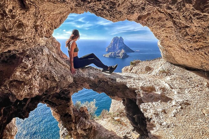 Combo : Boat, 4x4, hiking in Es Vedra for sunset - Sunset finale: grazing picnic box and sangria with Es Vedra in view