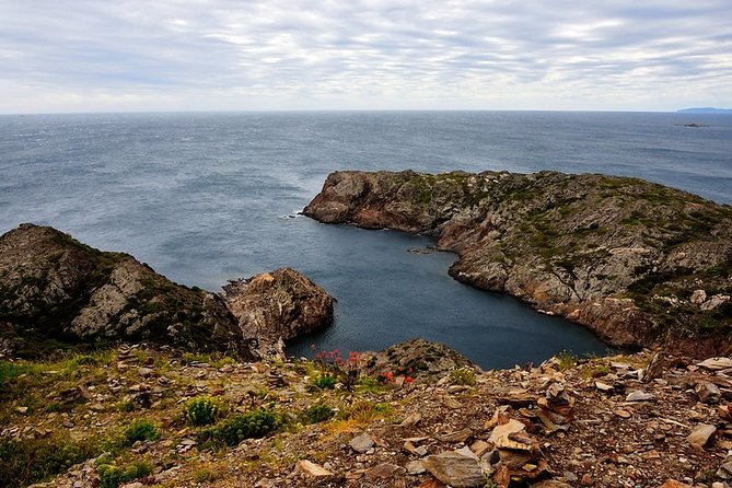 Costa Brava and Girona Small Group Easy Hike from Barcelona - Placa de la Independencia: lunch on your own in Girona’s square