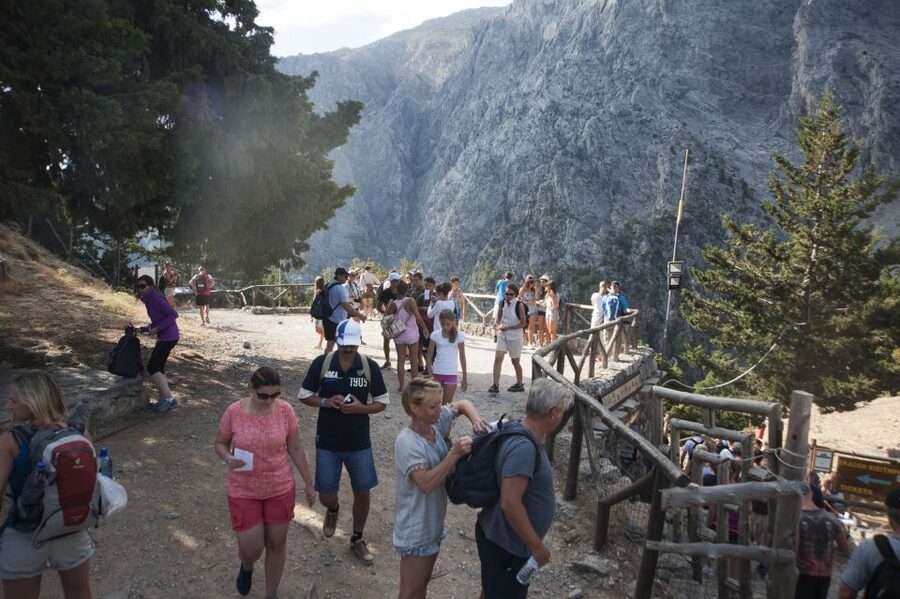 Crete: Samaria Gorge Hike - Skaleta stops before the park: small breaks that keep you moving