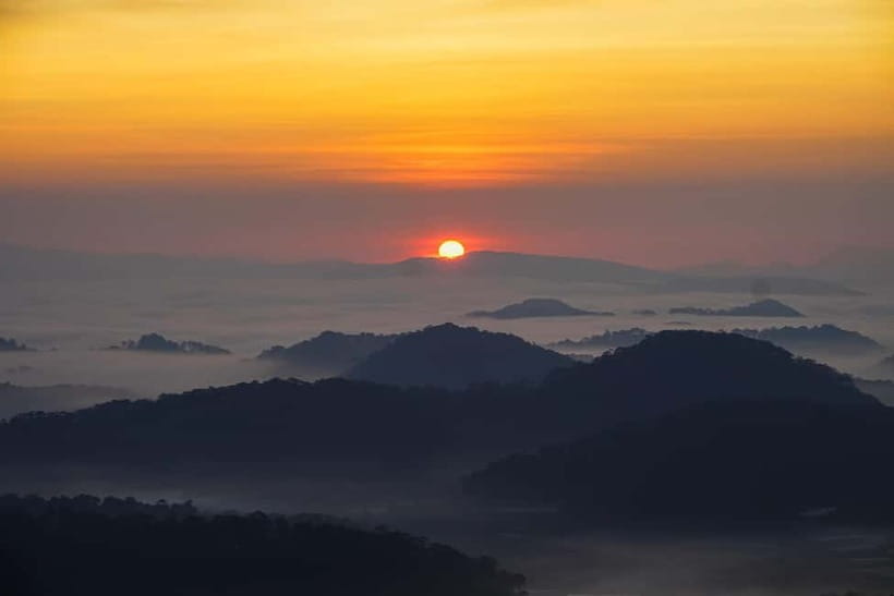 Dalat: Cloud Chasing packaged hike - Sunrise Pickup Included - Cloud-chasing sunrise: how the view is set up for you