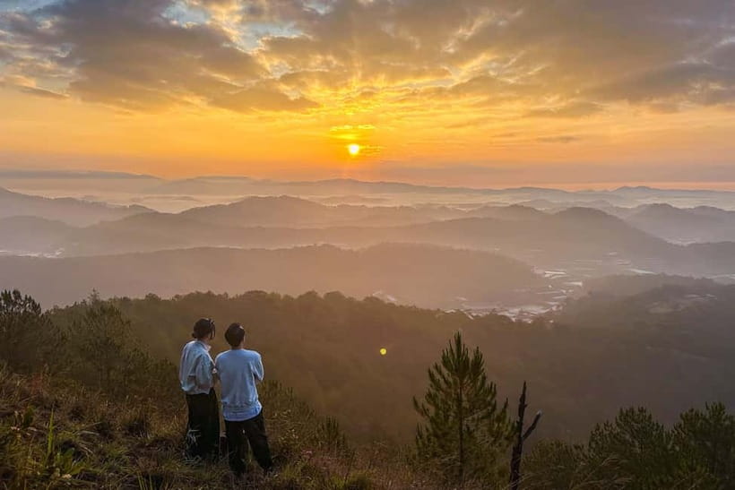 Dalat: Cloud Chasing packaged hike - Sunrise Pickup Included - Coffee, toast, and artichoke tea: a smart mid-hike treat