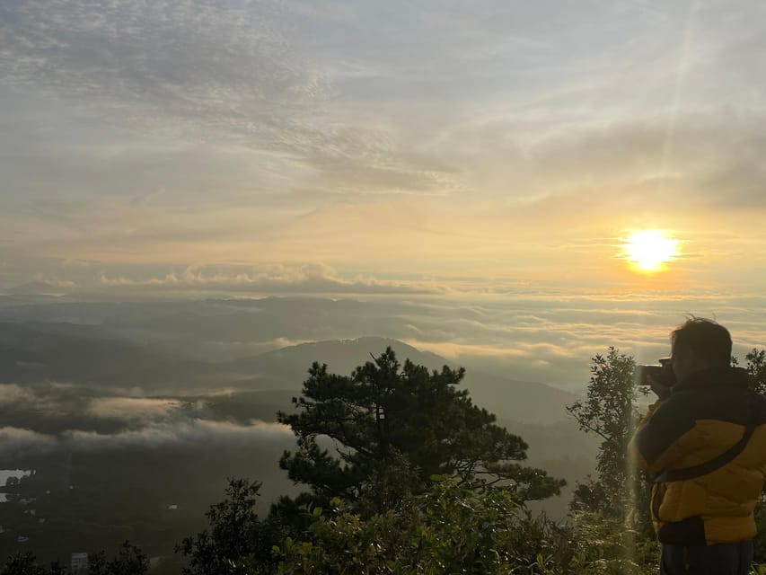 Dalat: Hiking the Mountain to observe the cloud and sunrise - The Sea of Clouds Over Tuyen Lam Lake: How to Watch It Like a Pro