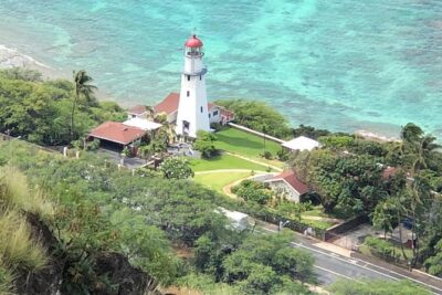 Diamond Head Bike to Hike and Local Lunch - Kapiolani Park and the WWI Natatorium Memorial: history while your legs warm up