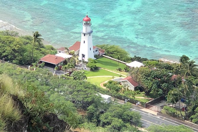 Diamond Head Bike to Hike and Local Lunch - Kapiolani Park and the WWI Natatorium Memorial: history while your legs warm up
