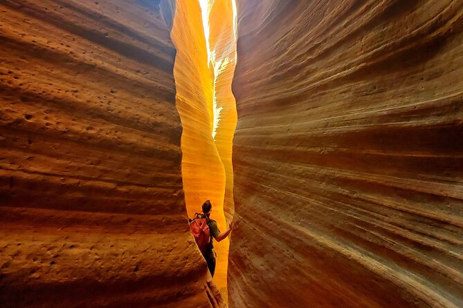 East Zion Crimson Canyon Hike & UTV Adventure - Boulder Climbing (8–10 Feet): How Strenuous Is It?