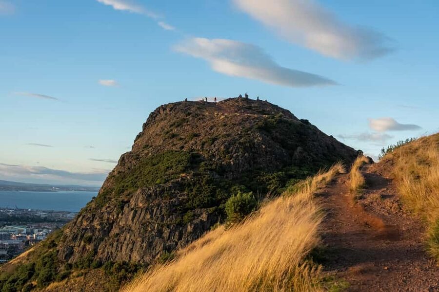 Edinburgh: Arthur's Seat Sunset Hike - The ascent to Arthur’s Seat: 250m that feels manageable