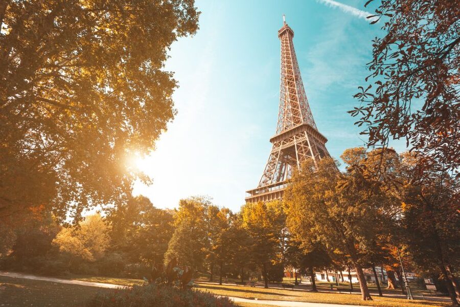 Eiffel Tower Dedicated Reserved Access Summit or 2nd Floor - The guided visit rhythm: 90 minutes that don’t feel rushed