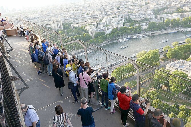 Eiffel Tower Guided Elevator Tour (Top Floor or 2nd Floor Option) - Cafés, dessert stops, and when to aim for the lights