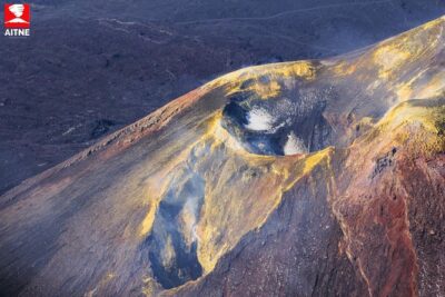 Etna Summit Craters - The trek to 3330m: walking on old and recent lava