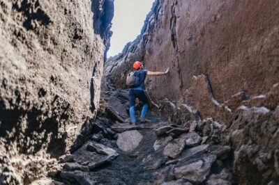 Etna: summit craters trekking with volcano guide 3350mt - Getting Up Fast: Cable Car and 4x4 to 2,800m