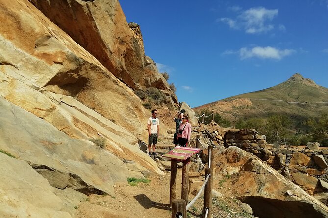 Excursion to Ajuy Caves with a secret Las Penitas canyon Hike - Who should book this Ajuy and Las Peñitas hike?