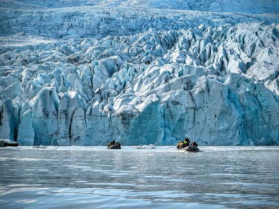 Fjallsárlón: Secluded Glacier Hike and Iceberg Boat Tour - The 25-Minute Zodiac Cruise Through Fjallsárlón Iceberg Chaos (In a Good Way)