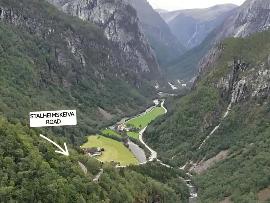 Flåm: Tvinde Waterfalls, Stalheimskleiva Hike & Gudvangen - Stalheimskleiva Walk: 14 Hairpins and Twin Waterfalls