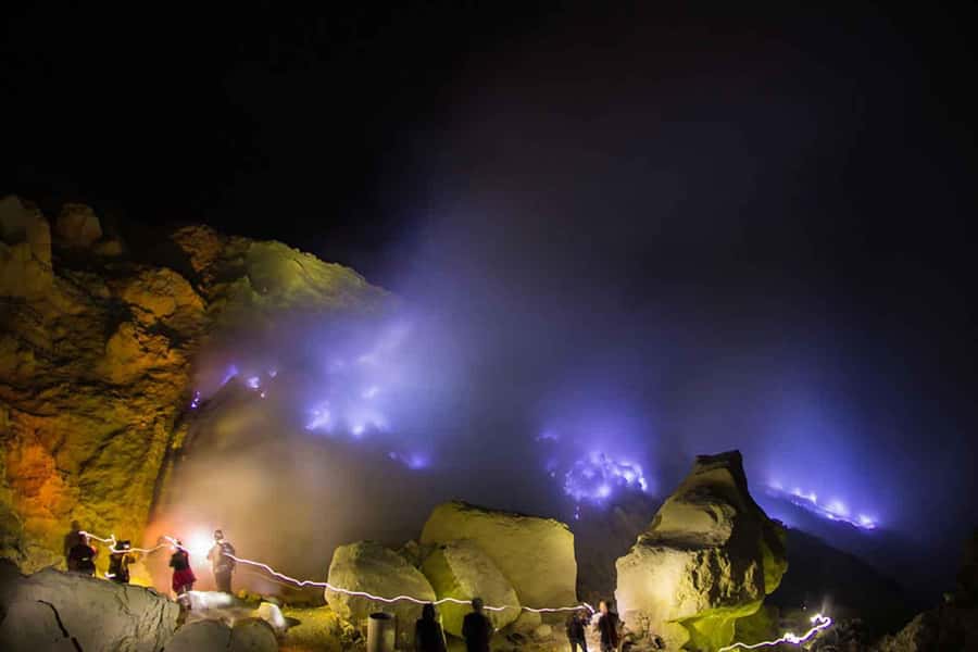 From Bali: Ijen Volcano Sunrise Hike with Transfer & All Fee - Key highlights worth waking up for