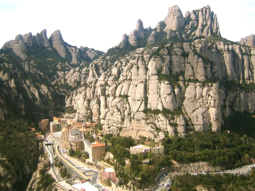 From Barcelona: Montserrat Full-Day Trip with Guided Hike - Price and value: what $135 includes (and what you’re buying)