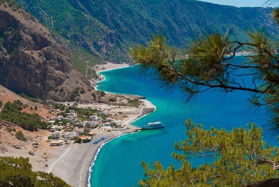 From Chania: Samaria Gorge with Professional Hiking Guide - Omalos Breakfast Stop and the Point-Where-Your-Hike-Begins