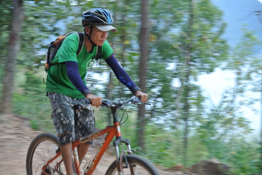 From Chiang Mai: Mae Taeng Valley Hike & Bike Day Trip - Cycling 15-20 km: village alleys, rice fields, and low drama