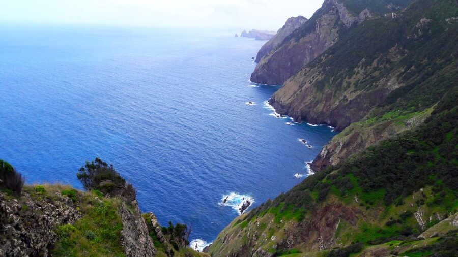 From Funchal: Machico to Porto da Cruz Larano Cliff Hike - The Midday Rhythm: Photos, Toilet Breaks, and a Lunch Stop
