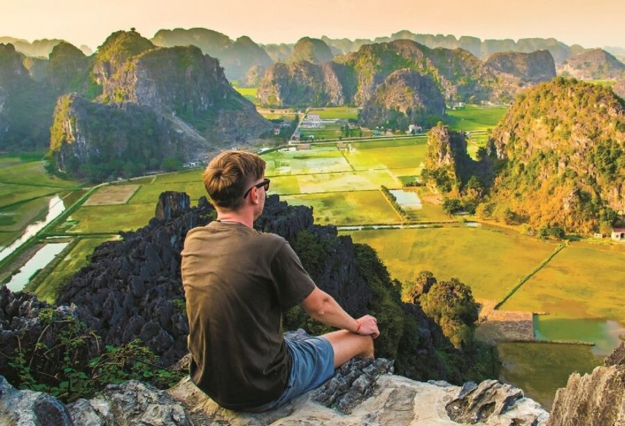 From Hanoi: Hoa Lu, Hang Mua Hike, Tam Coc Boat, and Lunch - What to bring, what to wear, and who this tour is for